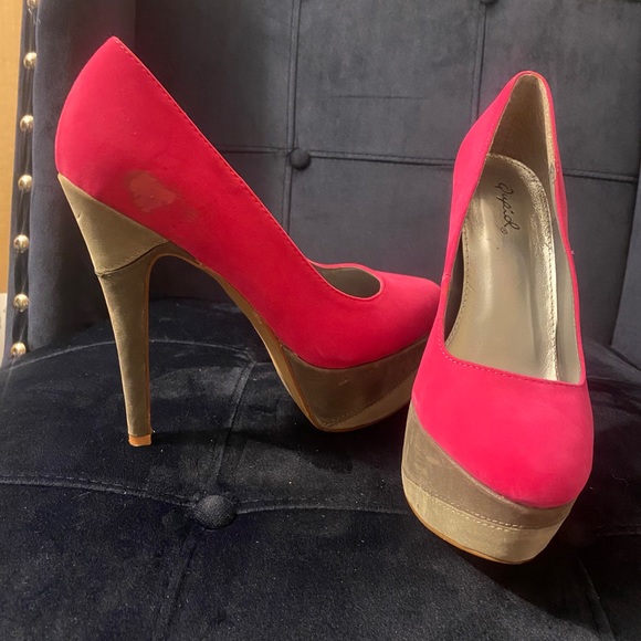 Pink platform heels - Picture 2 of 2